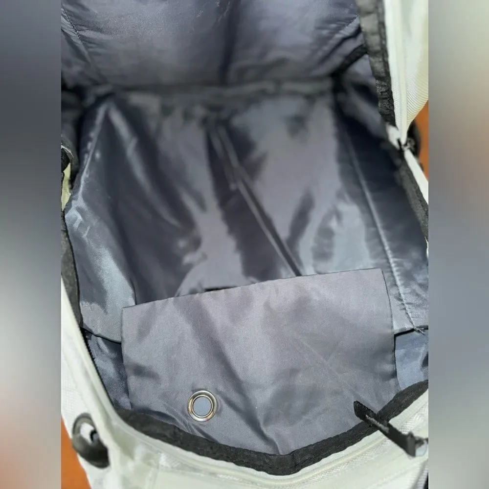 Nautica full size back pack. Lots of pockets/padded laptop compartment EUC